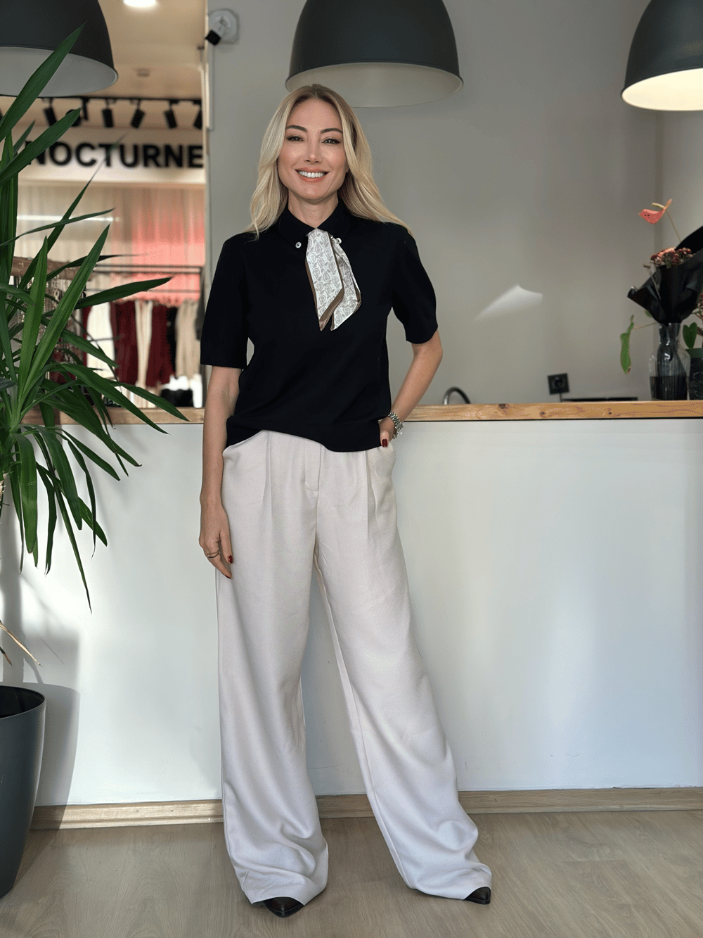 Fular Detaylı Siyah Triko Askı00289