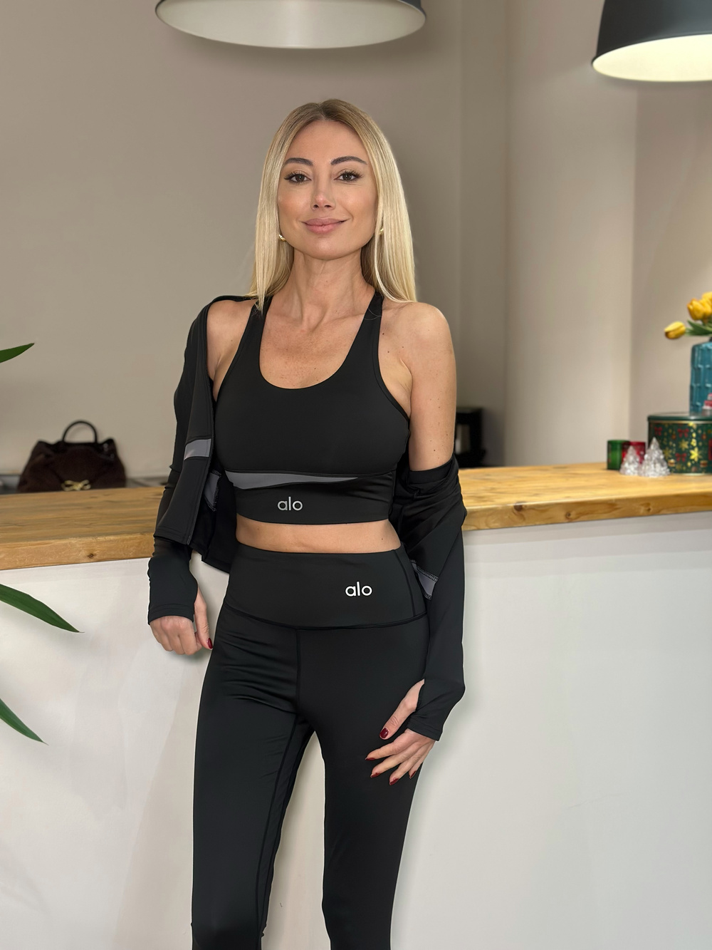 Marka Model Siyah Atlet Askı395