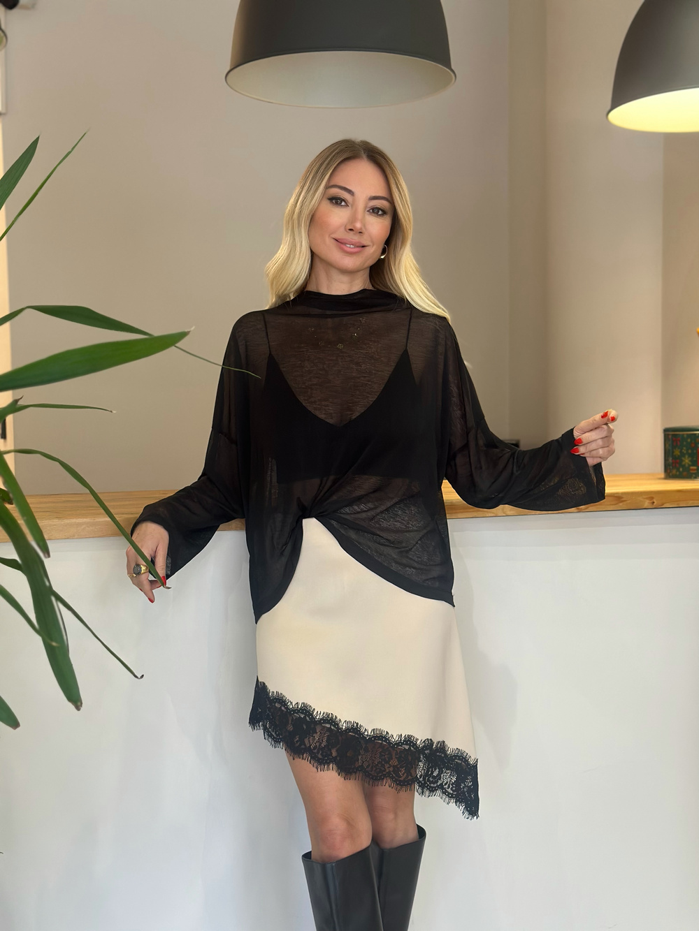 Siyah Transparan Bluz Askı0056