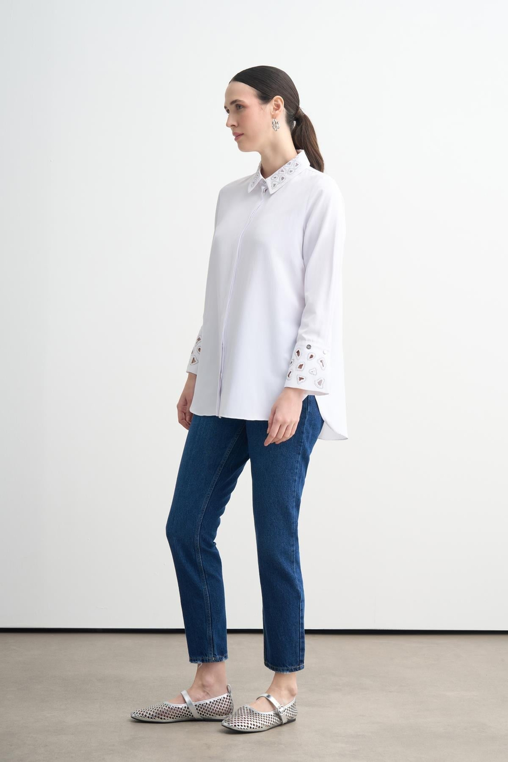 MOODBASIC PREMIUM DELİKLİ NAKIŞLI UZUN MANŞETLİ GÖMLEK