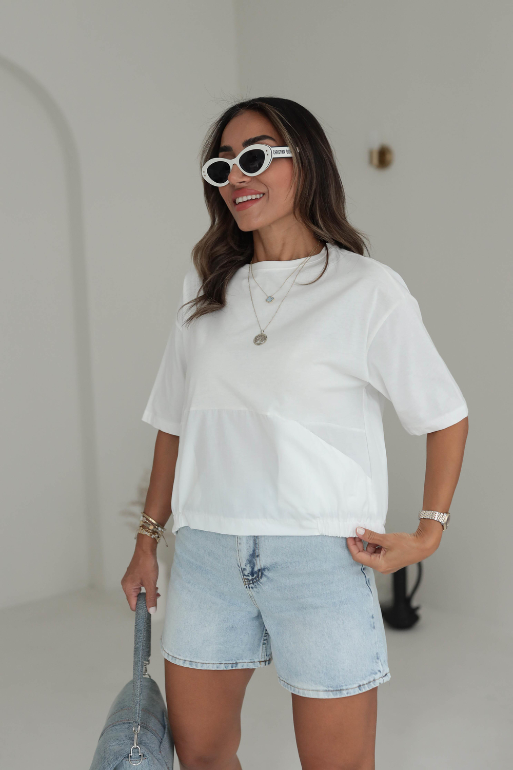 8678 Sırtı Düğmeli Poplin Kumaş Tshirt