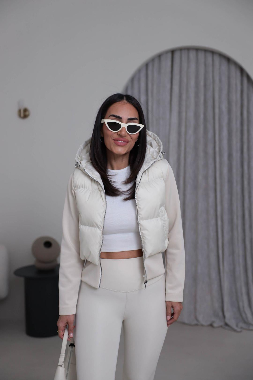 2879 Kol Garnili Kapşonlu Şişme Mont KREM