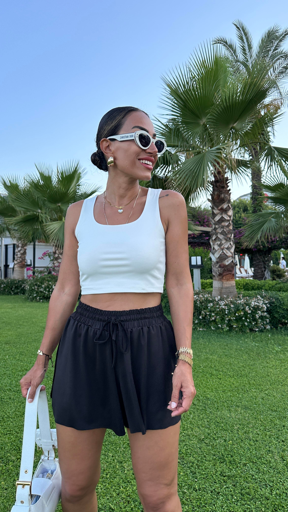 7948 Çift Kat Bol Kesim Şort