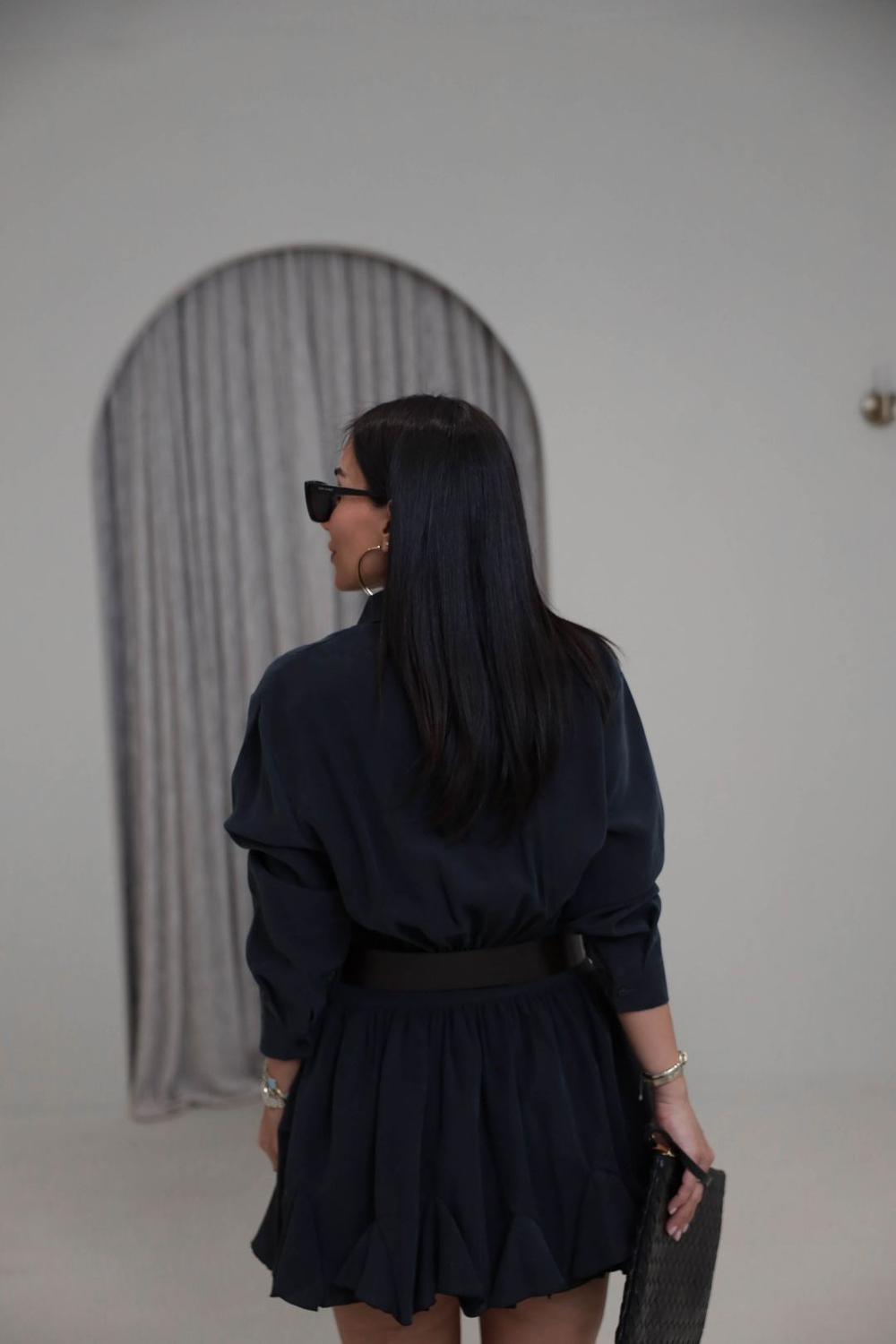 0740 Kemerli Eteği Volanlı Tensel Elbise SİYAH