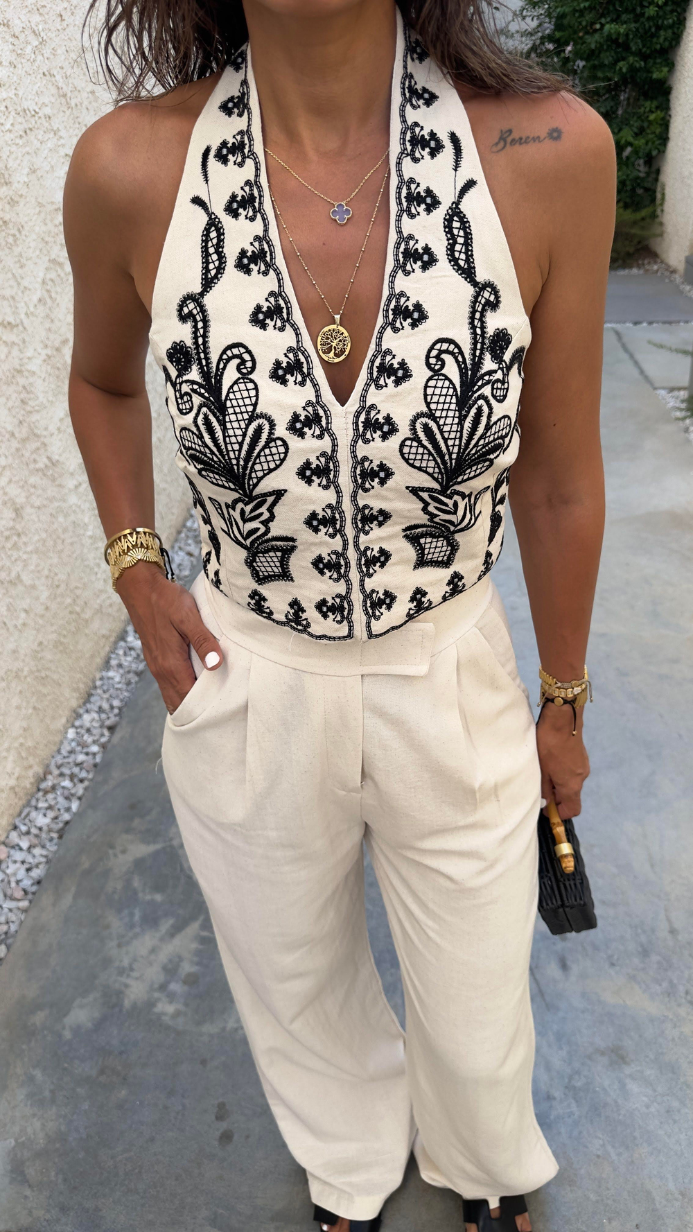 4562 Sırt Dekolteli Nakışlı Yelek