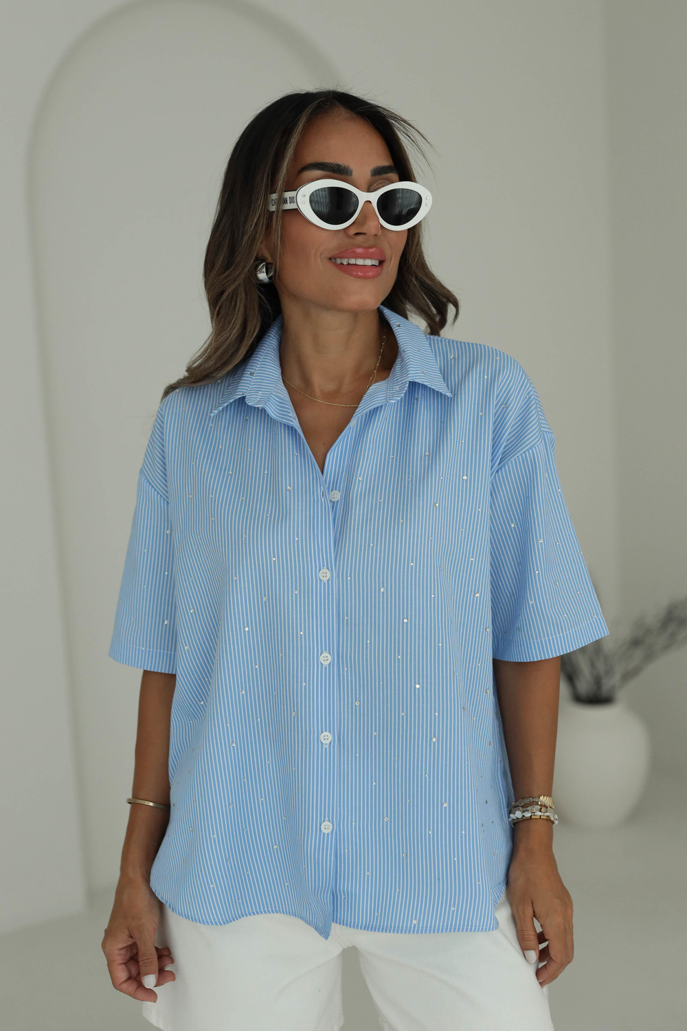 2932 Kısa Kol Çizgili Taşlı Gömlek