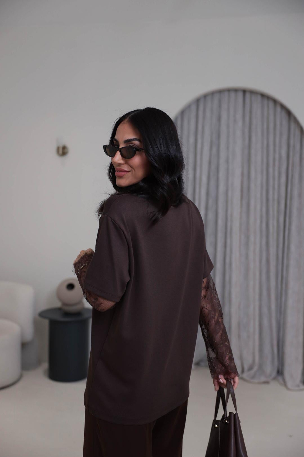 1049 Kolları Dantel Detaylı Modal Tshirt KAHVE