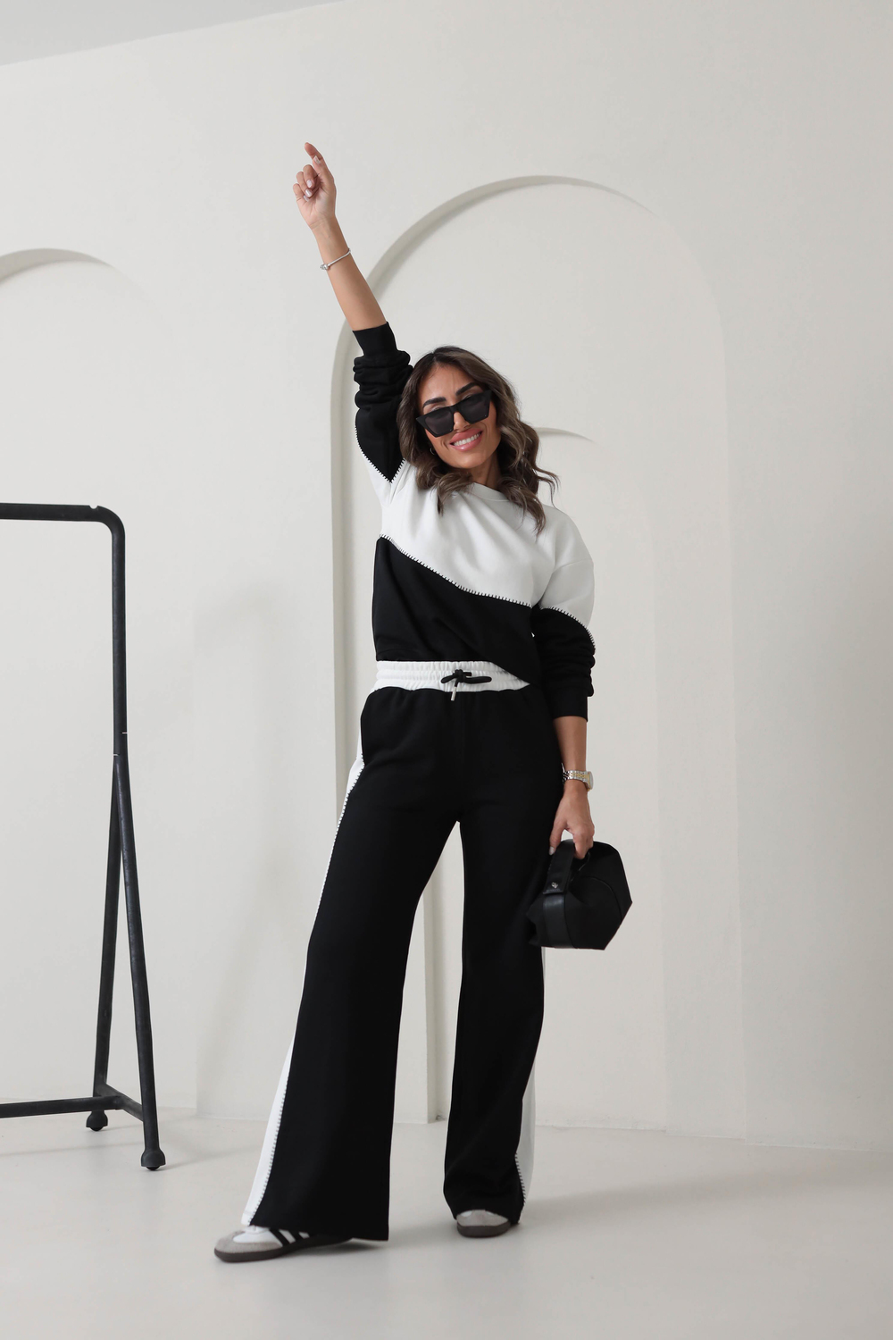 6798 Kroşeteli Üç İplik Eşofman Takımı SİYAHBEYAZ