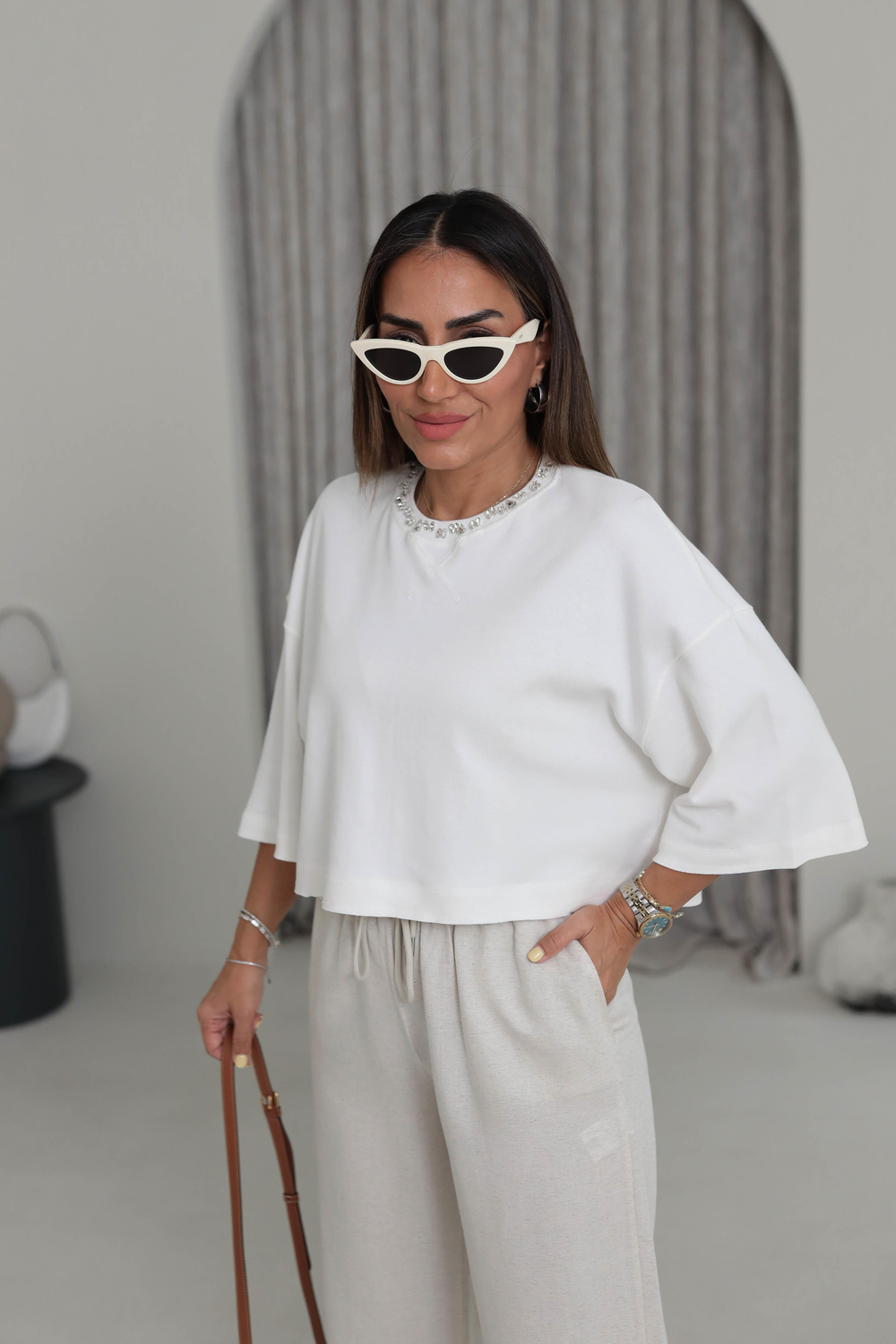 7090 Yaka Taşlı Pamuklu Kısa Tshirt EKRU