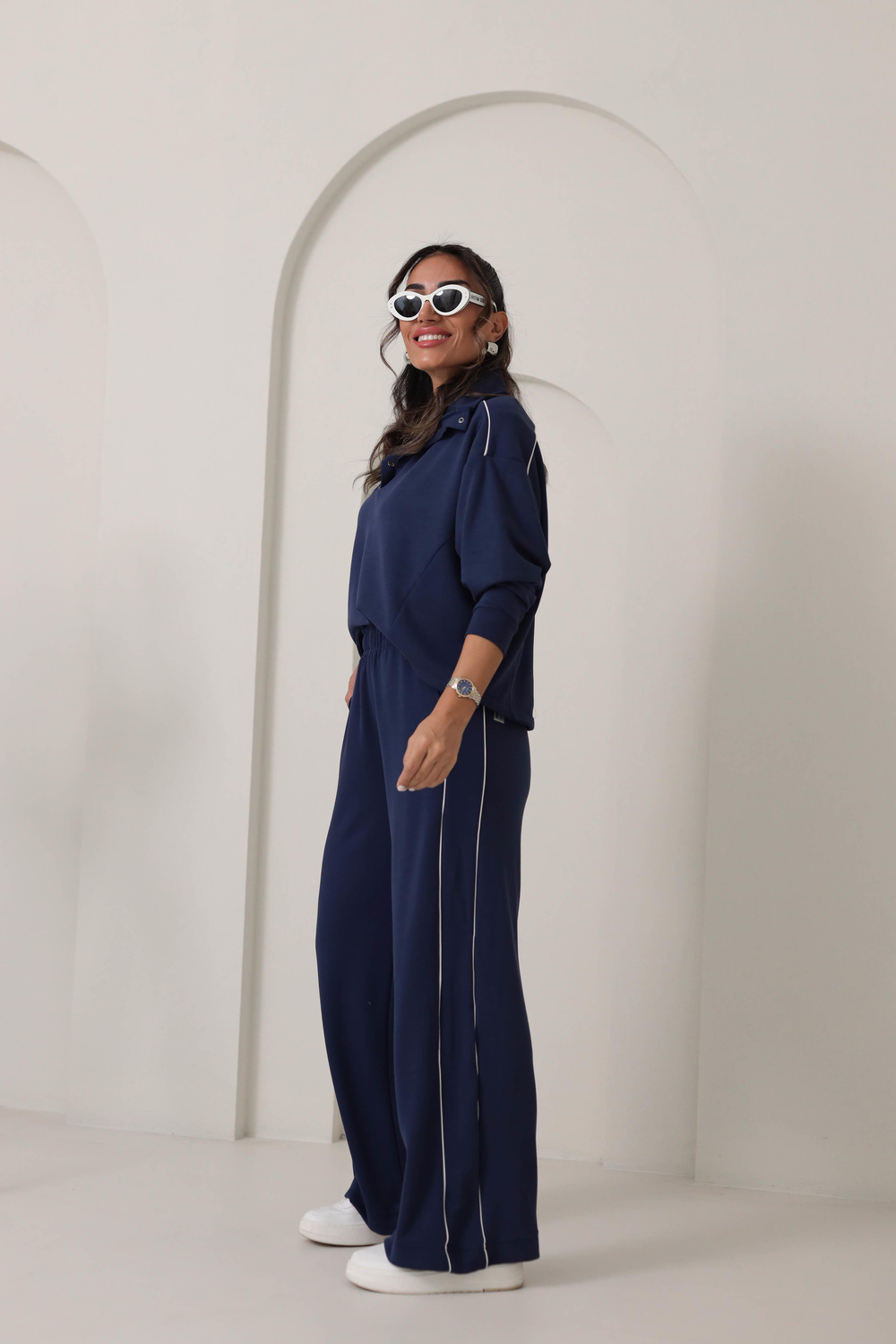 137 Dik Yaka Önü Çıtçıtlı Biyeli Modal Takım LACİVERT