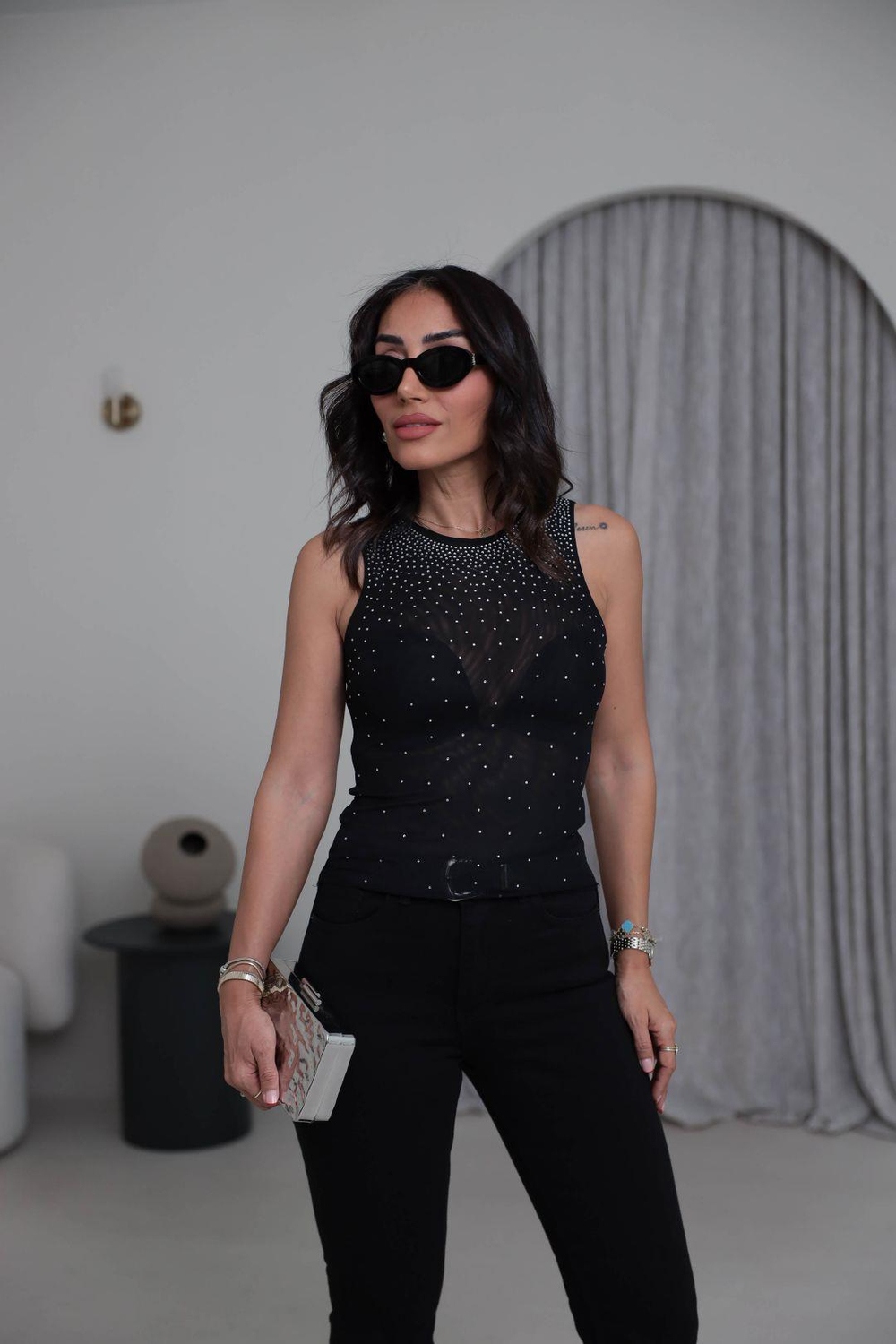 7774 Taşlı Kolsuz Tül Bluz SİYAH