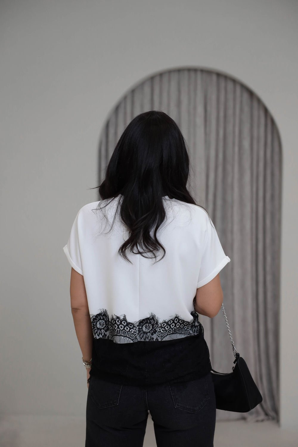 Dantel Garnili Düşük Omuz Tshirt EKRU