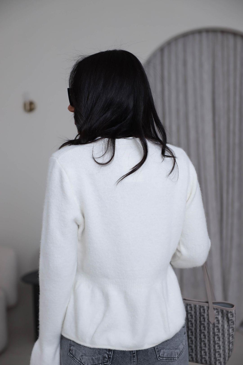 4930 V Yaka İspanyol Kol Peplum Hırka EKRU