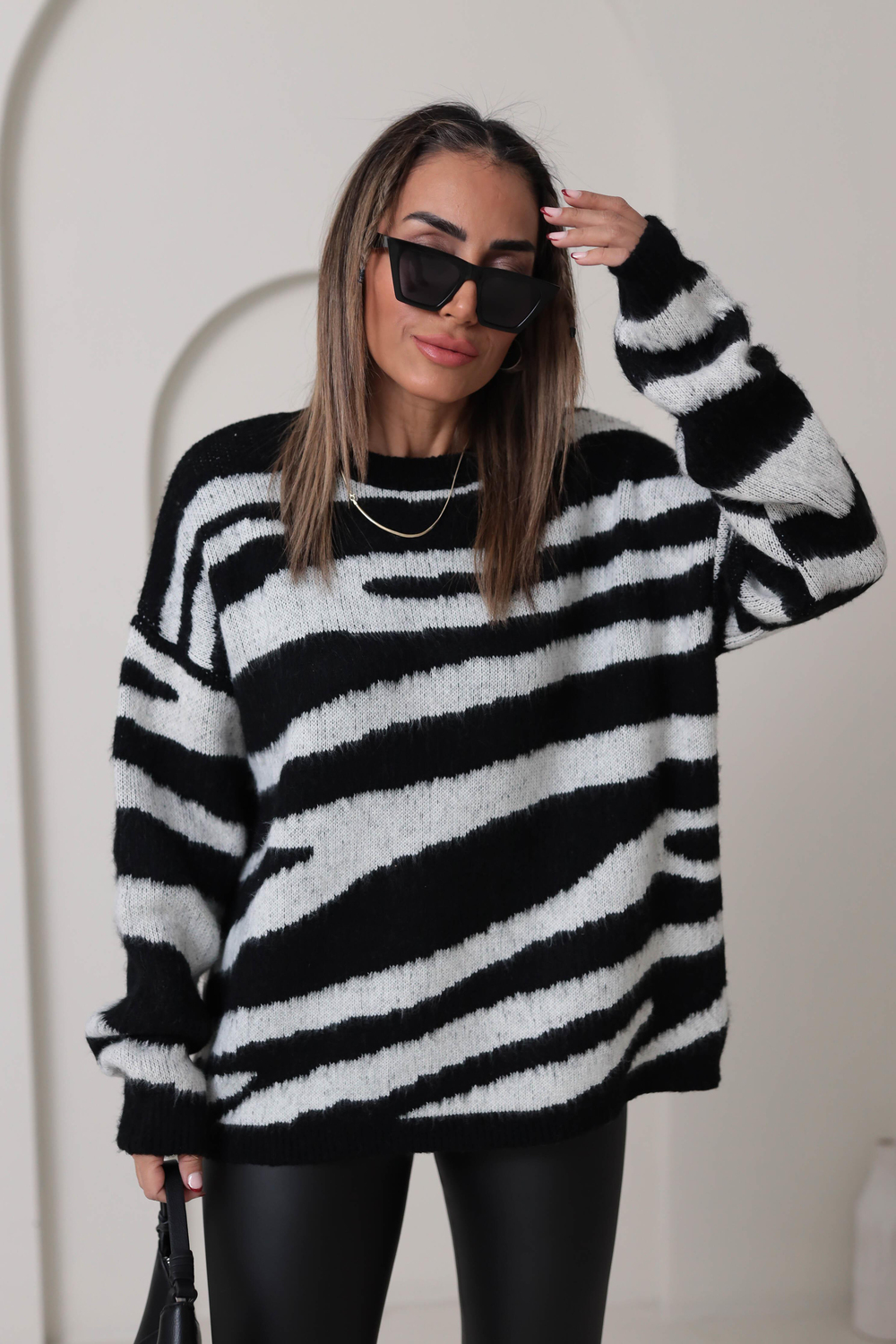 Zebra Desen Rahat Triko Kazak SİYAHBEYAZ