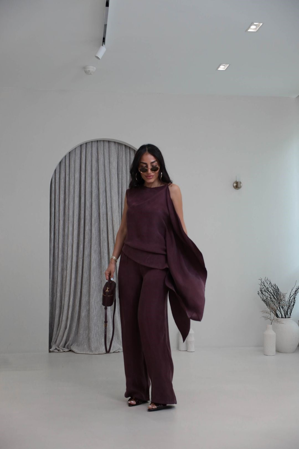 1395 Omuzu Aksesuar Detaylı Asimetrik Tencel Pantolon Takım MÜRDÜM