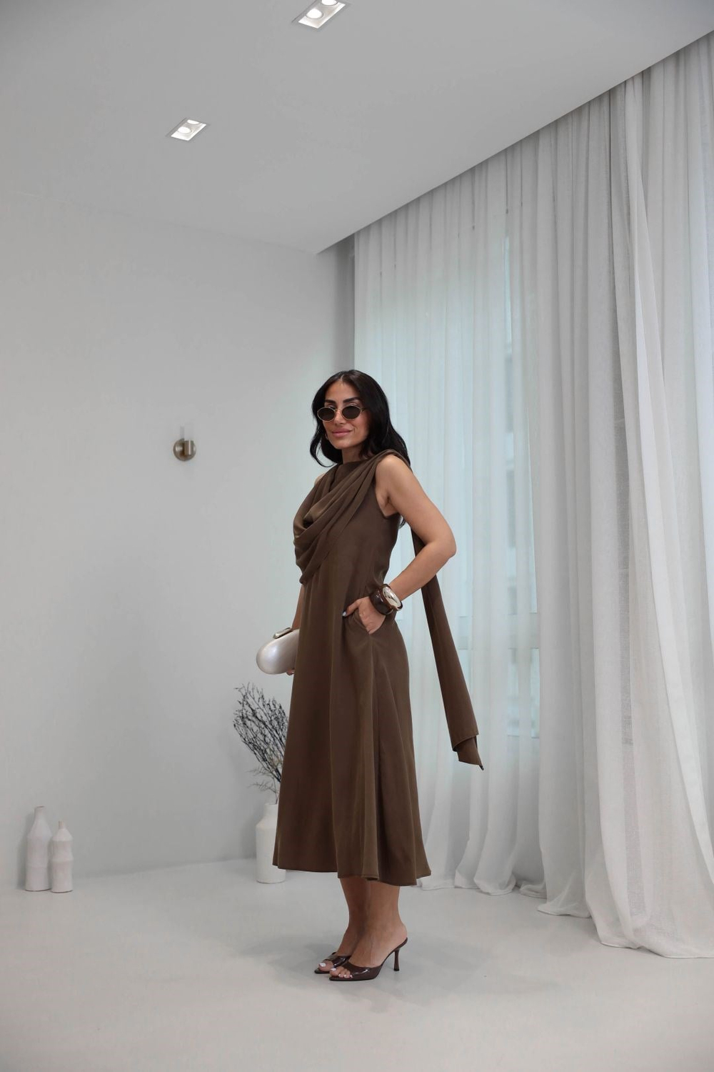 3419 Şal Detaylı Tencel Kumaş Sıfır Kol Elbise KAHVE