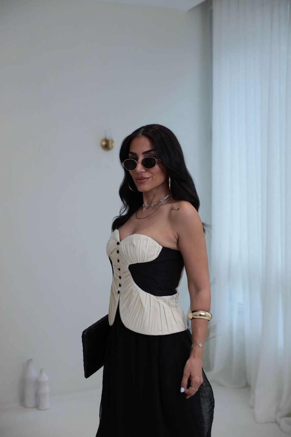 7476 Kontrast Piliseli Straplez Korse Bluz KREM-SİYAH