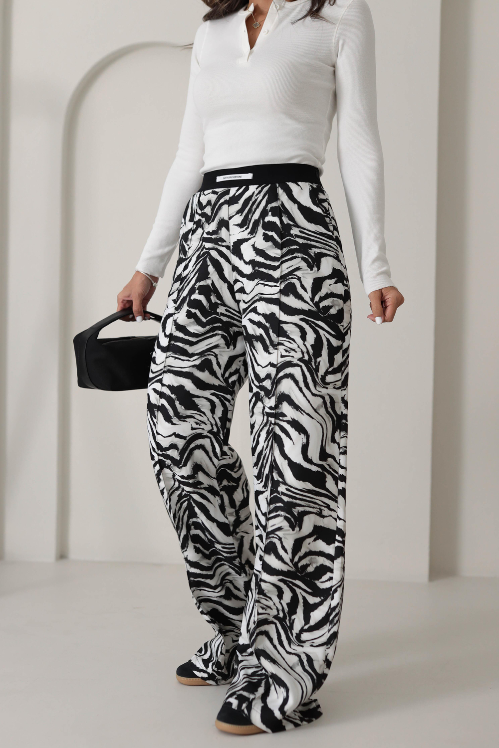 0135 Bel Lastikli Önü Dikişli Zebra Pantolon SİYAHBEYAZ