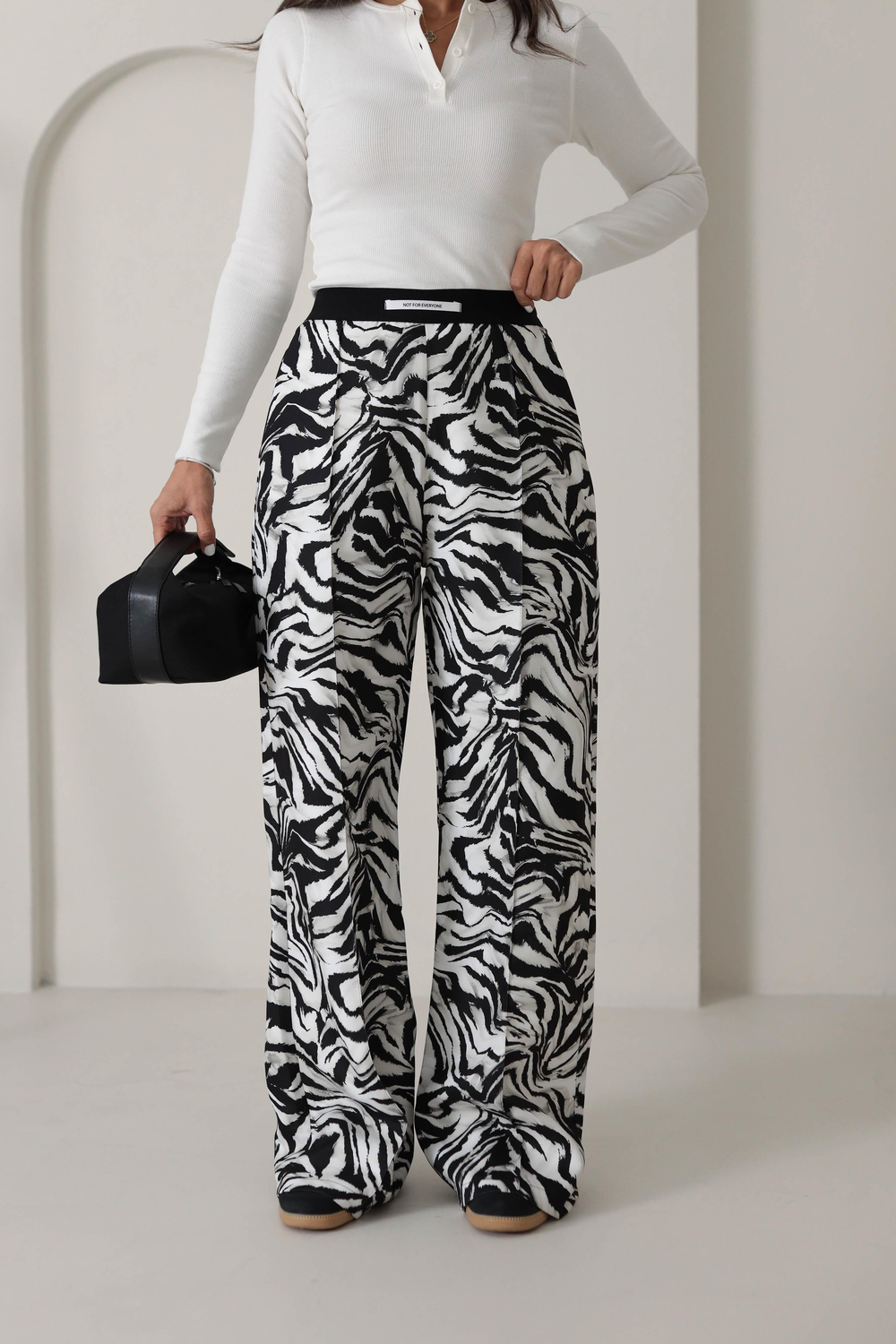0135 Bel Lastikli Önü Dikişli Zebra Pantolon SİYAHBEYAZ