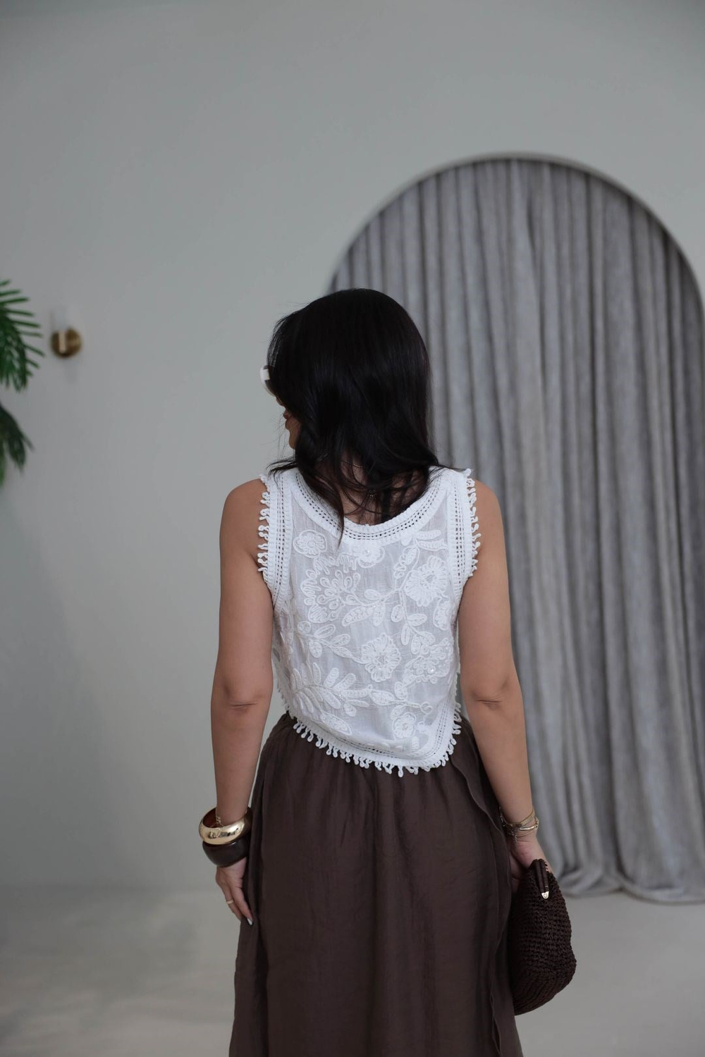 9789 İşleme Detaylı Askılı Bluz BEYAZ