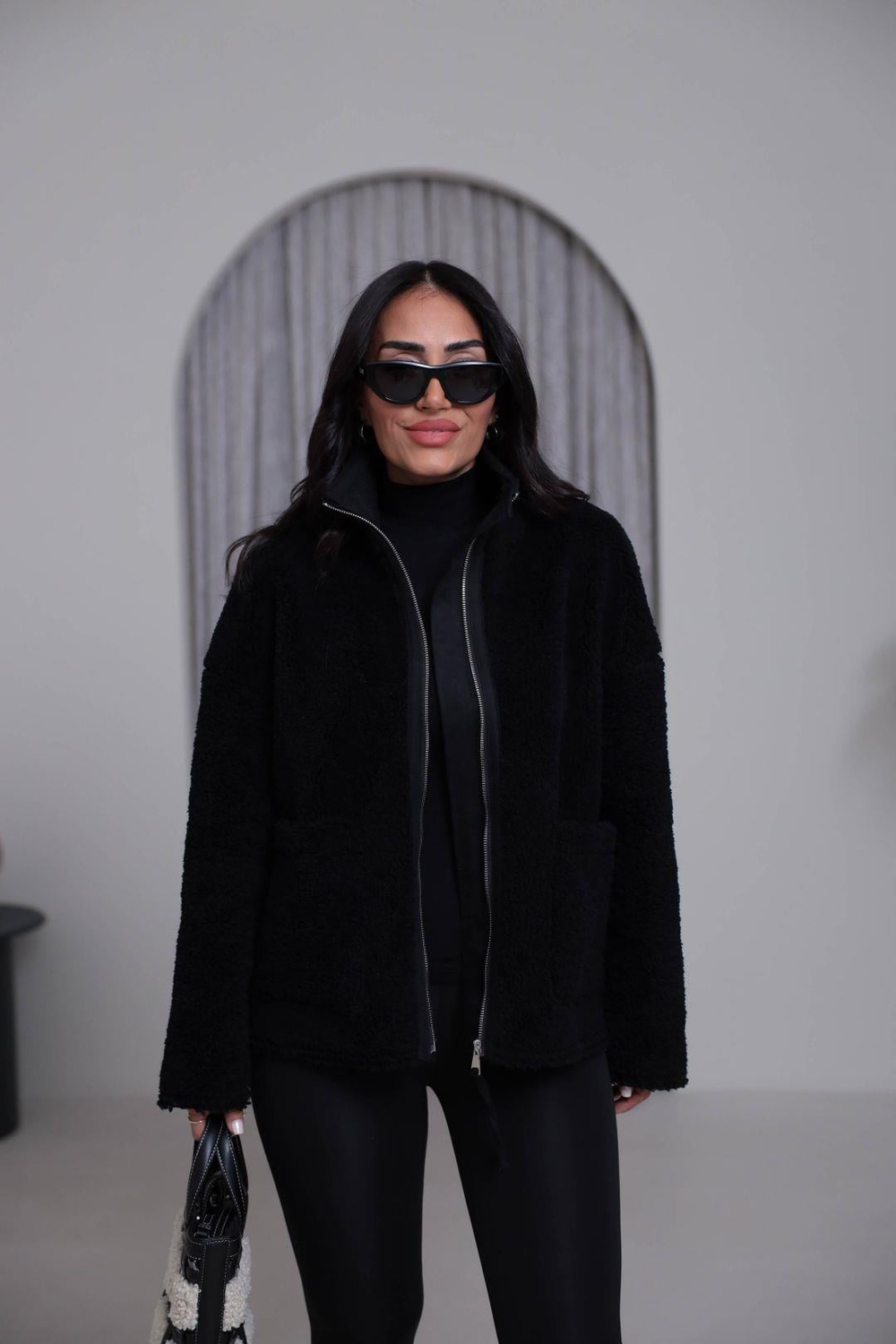 2895 Dik Yaka Fermuarlı Teddy Mont SİYAH