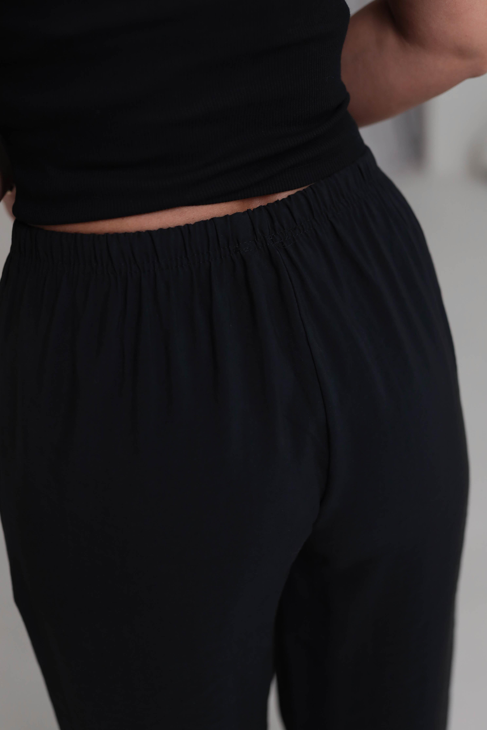 Beli Lastikli Bağcıklı Tencel Pantolon SİYAH