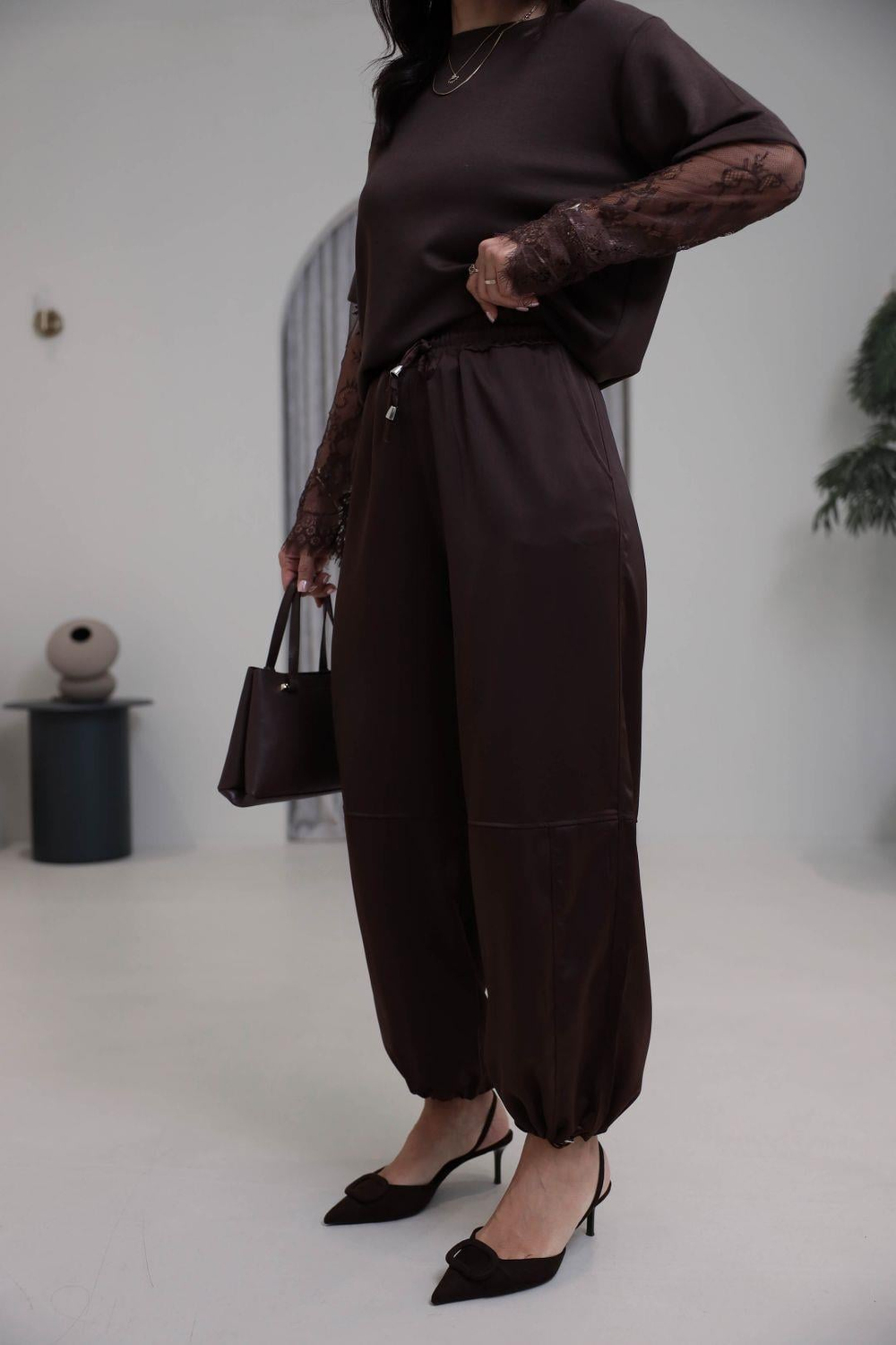 1121 Paça Büzgülü Bel Lastikli Saten Pantolon KAHVE