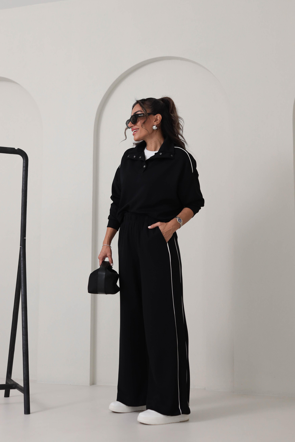 137 Dik Yaka Önü Çıtçıtlı Biyeli Modal Takım SİYAH