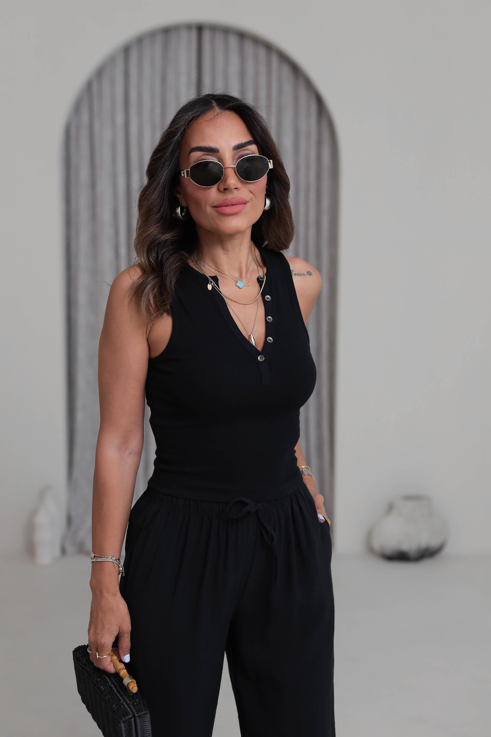 1005 Yıkama Efektli Düğmeli Crop Top SİYAH