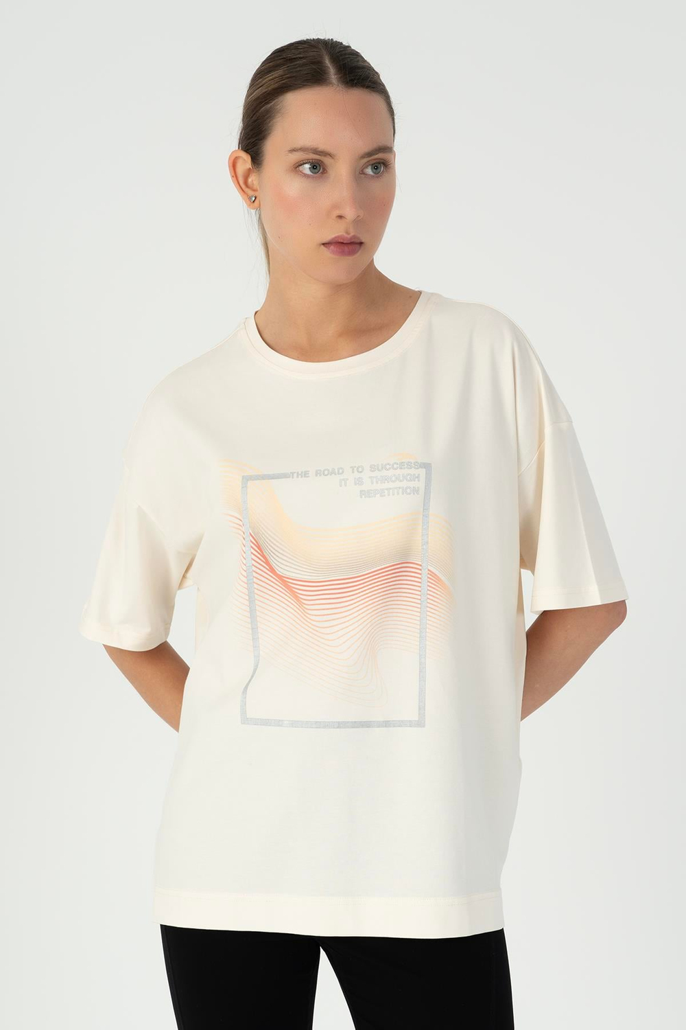 Maraton Sportswear Comfort Kadın Bisiklet Yaka  Düşük Kol Basic Ekru T-shirt 23135