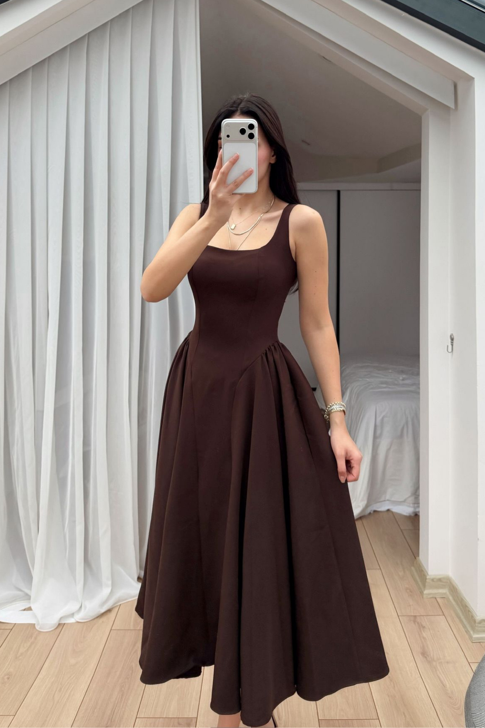 Belin Kare Yaka Sırt Dekolteli Midi Elbise 4968