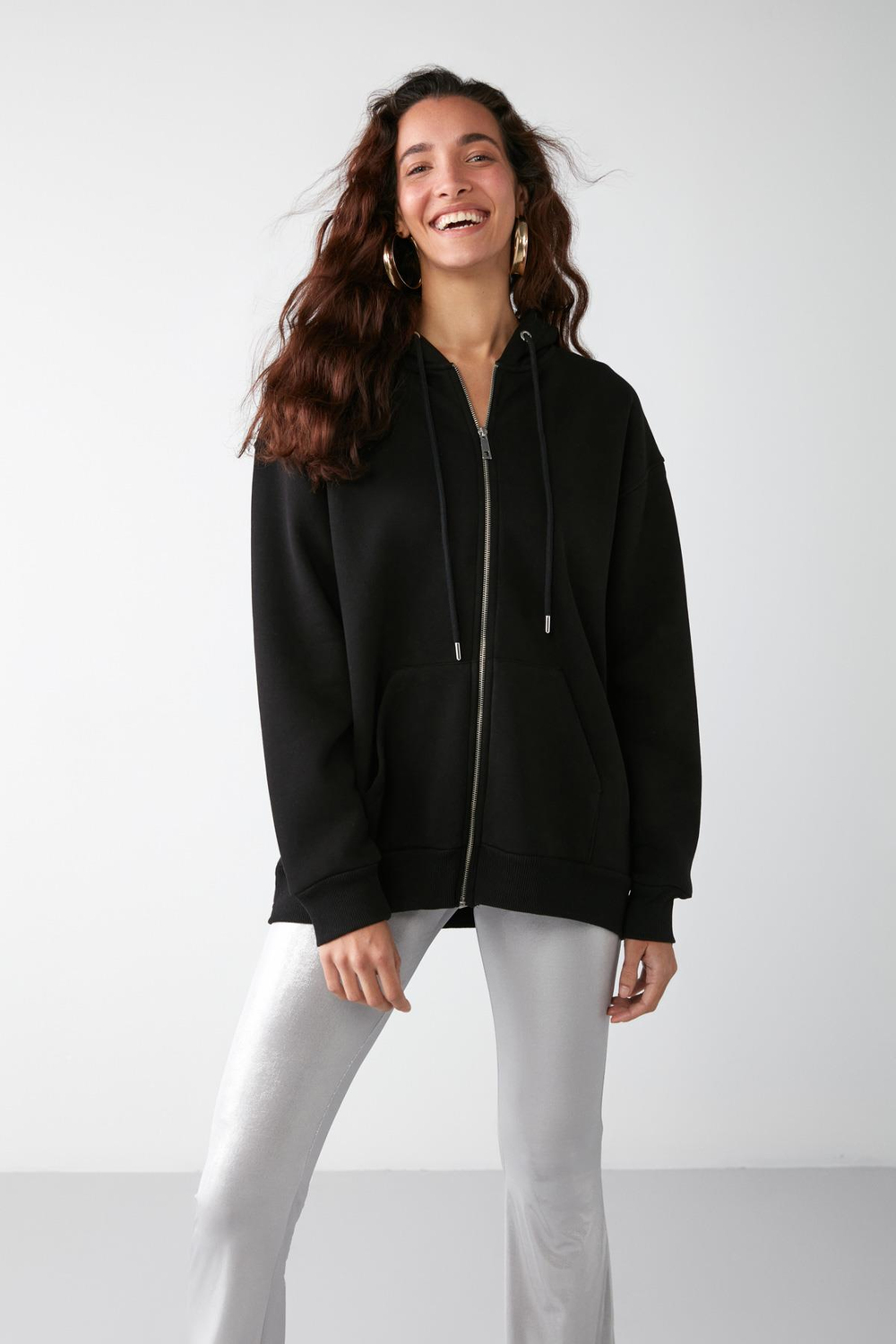 ALENA Kadın Basic Kanguru Cepli Oversize Organik Pamuk Fermuarlı Kapüşonlu Siyah Sweatshirt