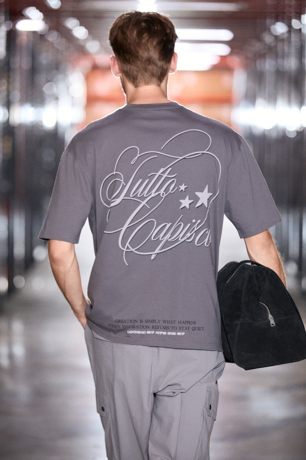 CAPISO Erkek %100 Organik Pamuklu Baskı Detaylı Regular Fit Yuvarlak Yaka Koyu Gri T-Shirt