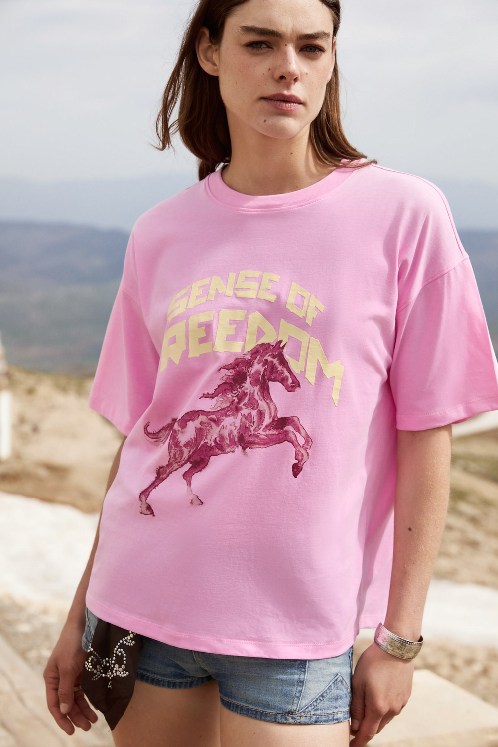 IRATI Kadın Yumuşak Kumaşlı %100 Organik Pamuklu Baskı Detaylı Oversize Pembe T-Shirt