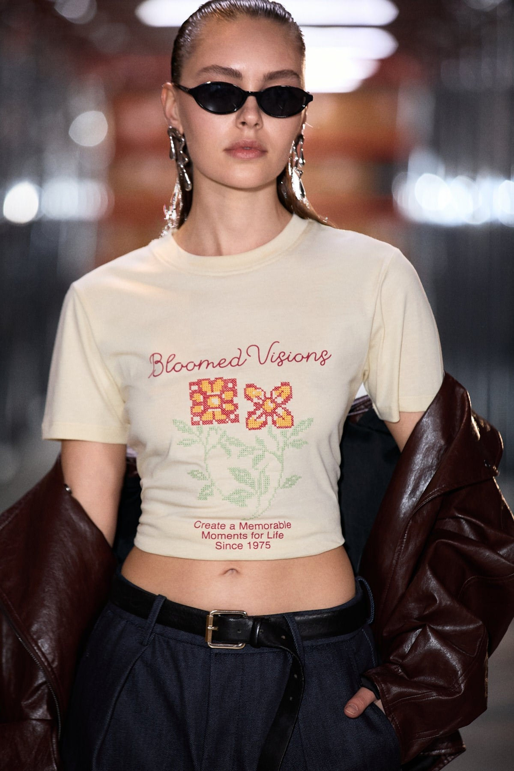 JASMI Kadın Yumuşak Kumaşlı %100 Organik Pamuklu Baskı Ve Nakış Detaylı Crop Sarı T-Shirt