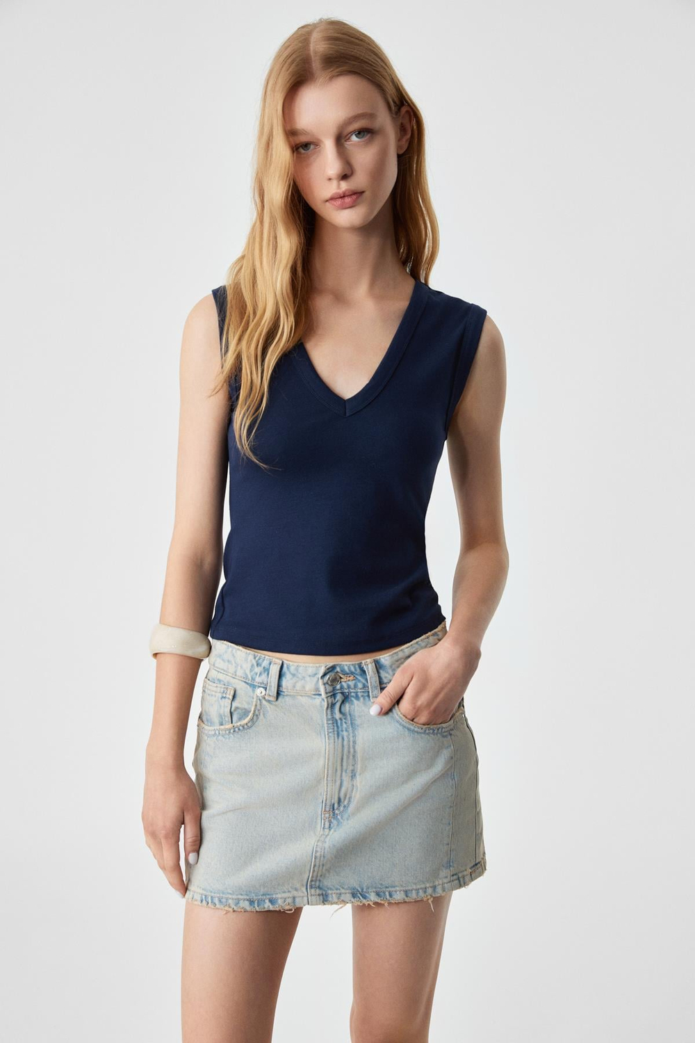 LESCOSA Kadın Slim V Yaka Kolsuz Lacivert T-Shirt