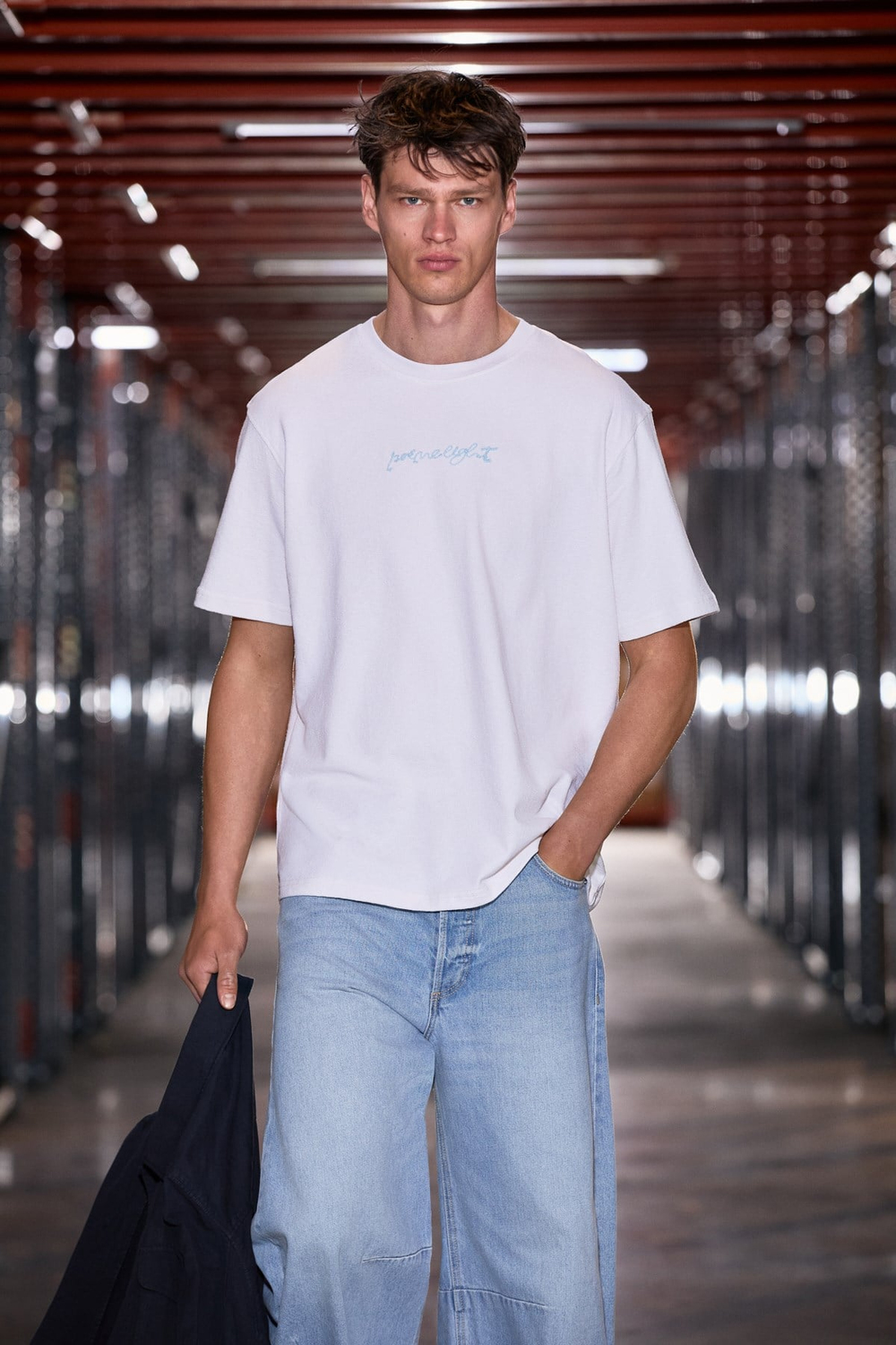 SAIMON Erkek %100 Organik Pamuklu Yuvarlak Yakalı Nakış Detaylı Regular Fit Ekru T-Shirt