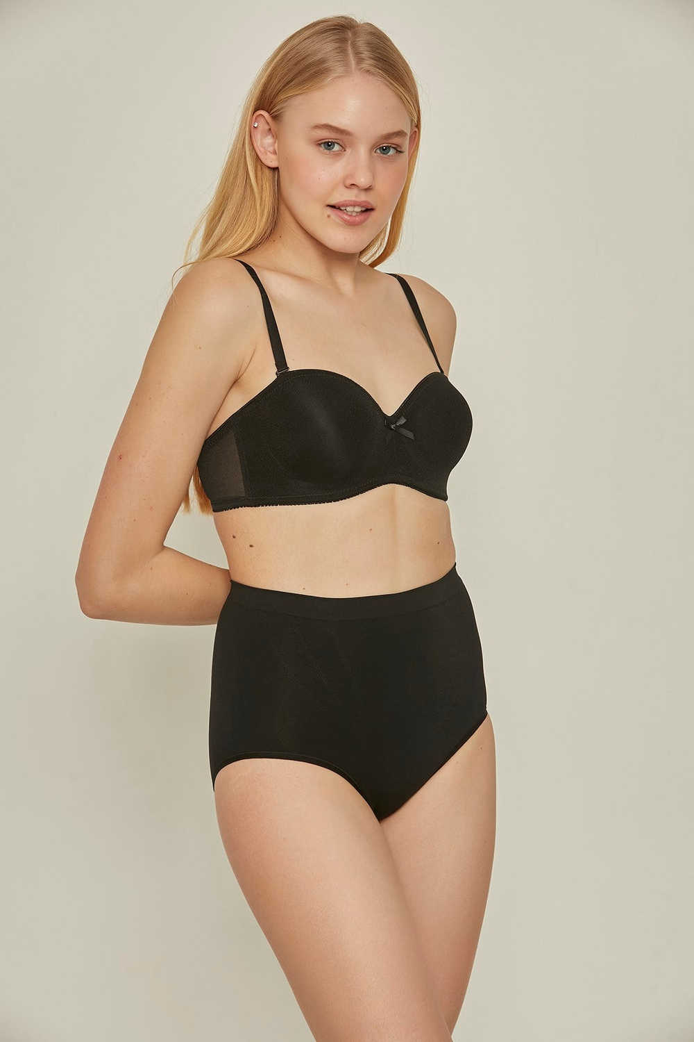 C12016 Dikişsiz Slip Korse Siyah