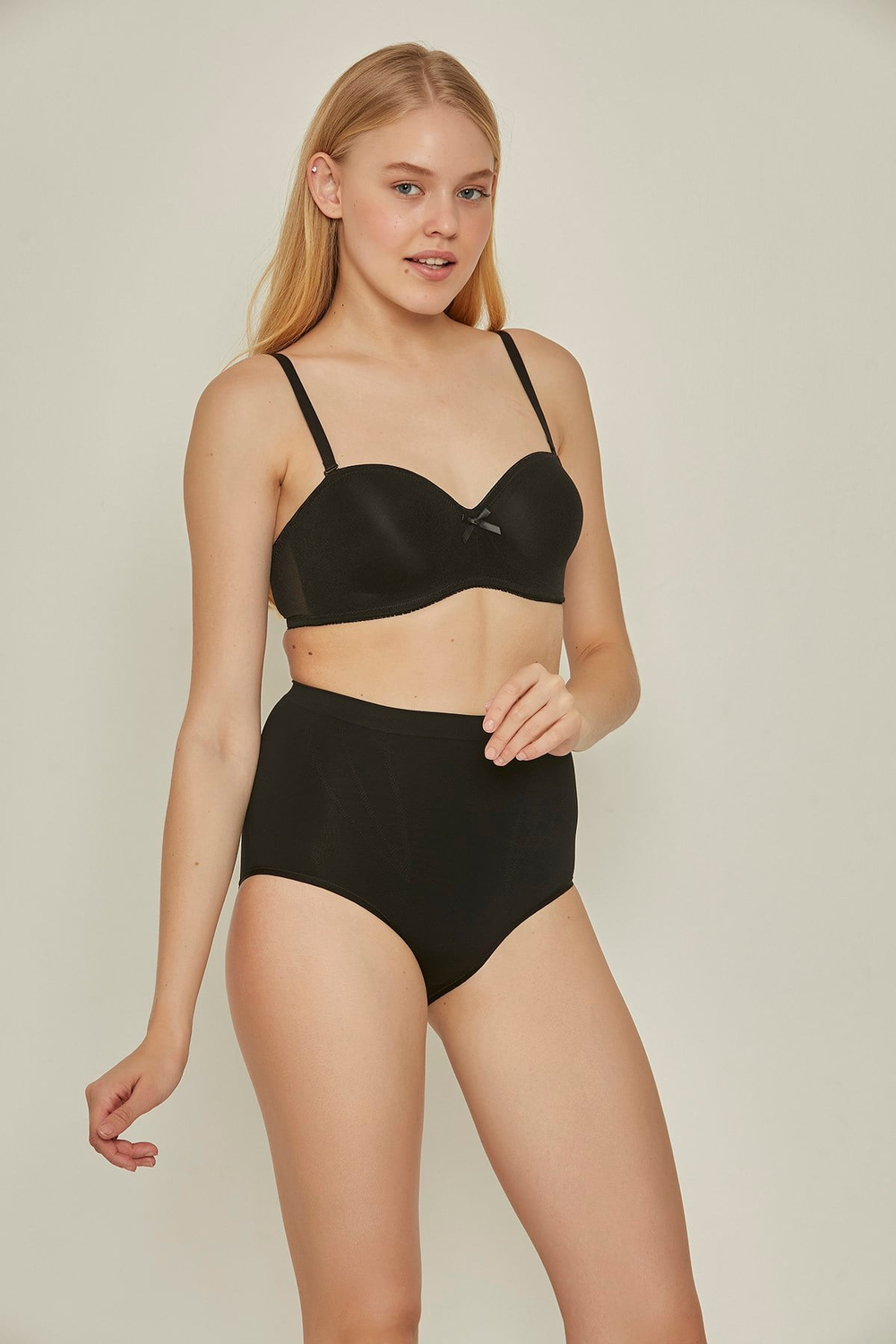 C12016 Dikişsiz Slip Korse Siyah