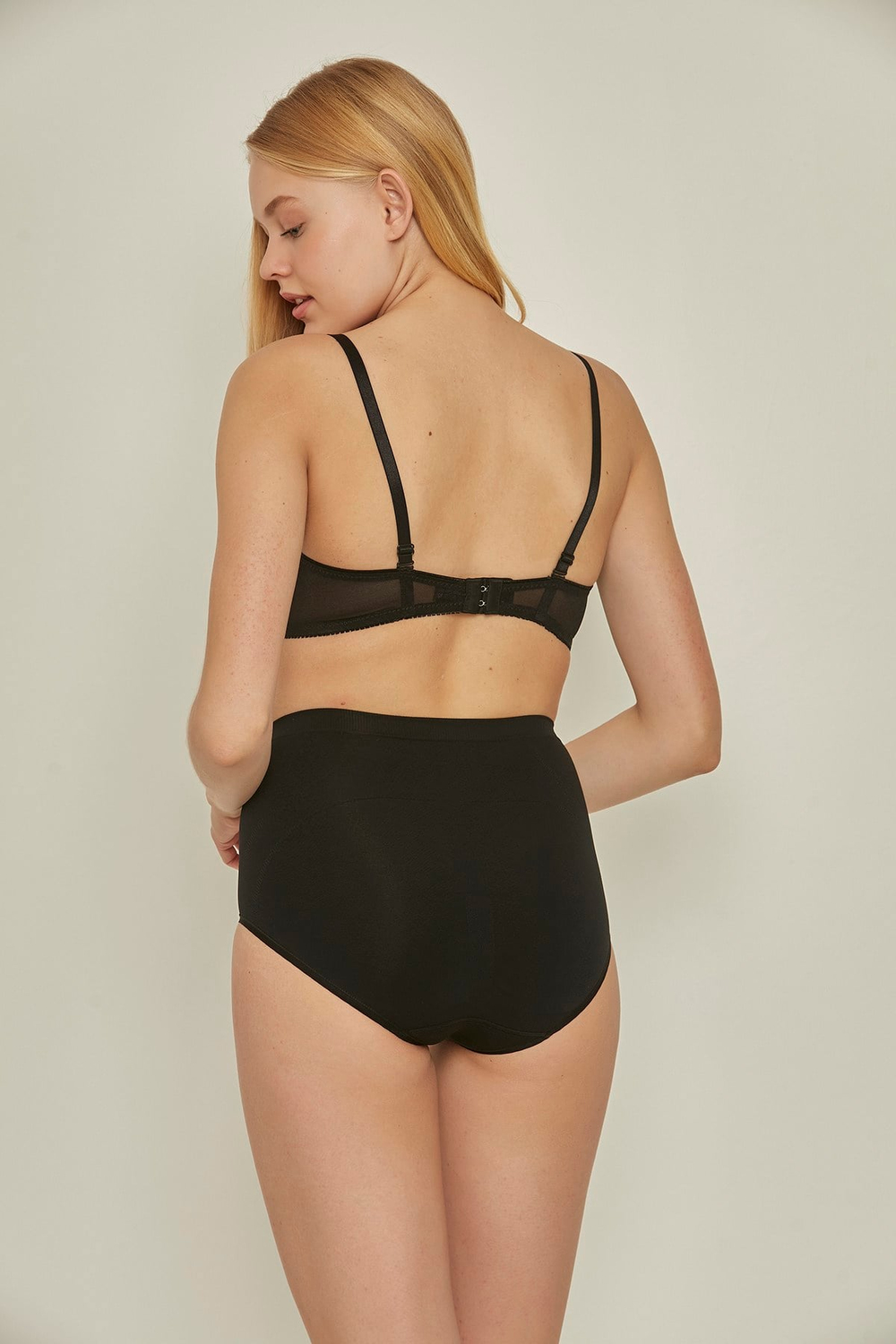 C12016 Dikişsiz Slip Korse Siyah