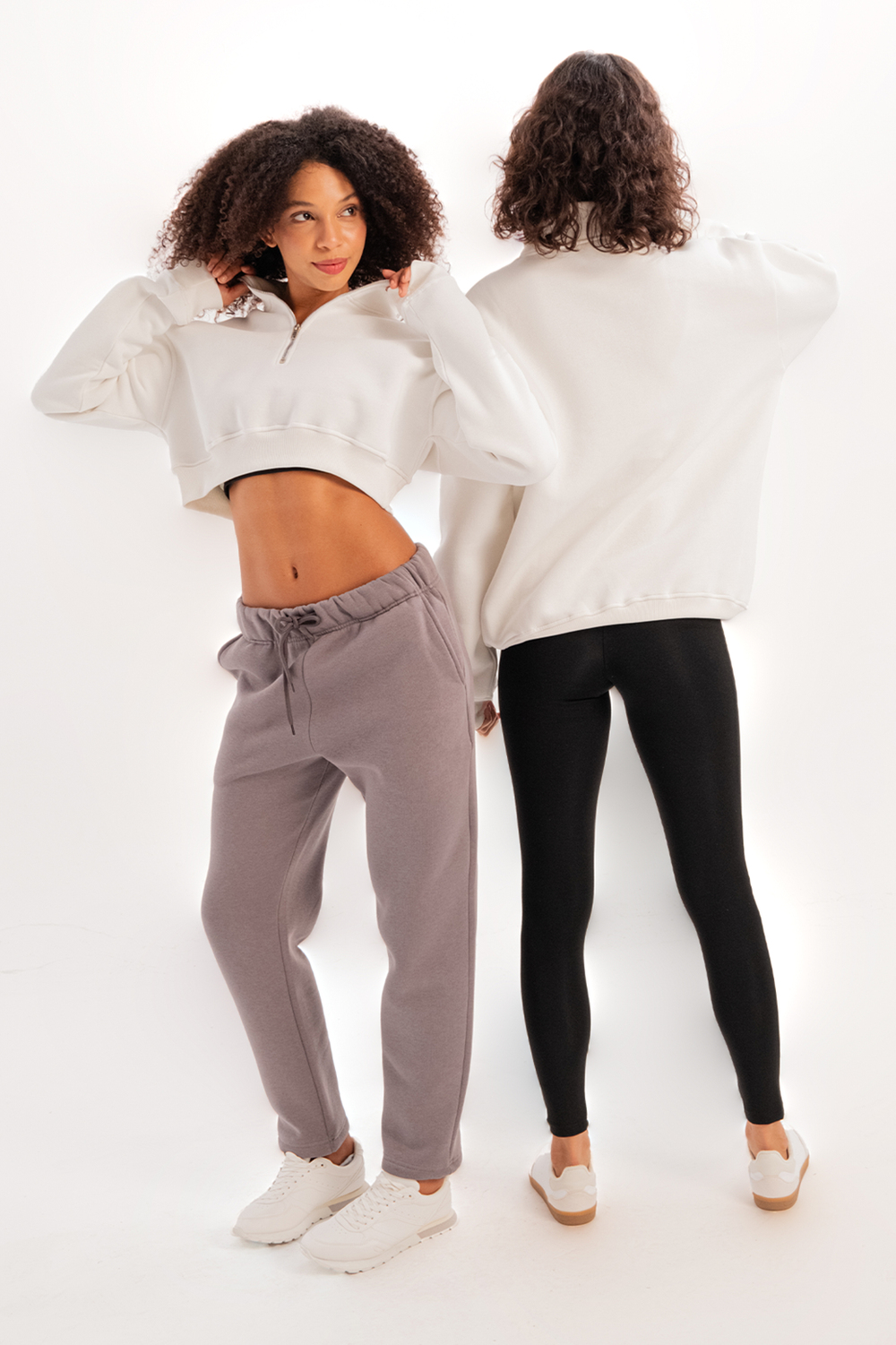Crop Dik Yaka Yarı Fermuarlı Şardonlu Kadın Sweatshirt Vibe Ekru