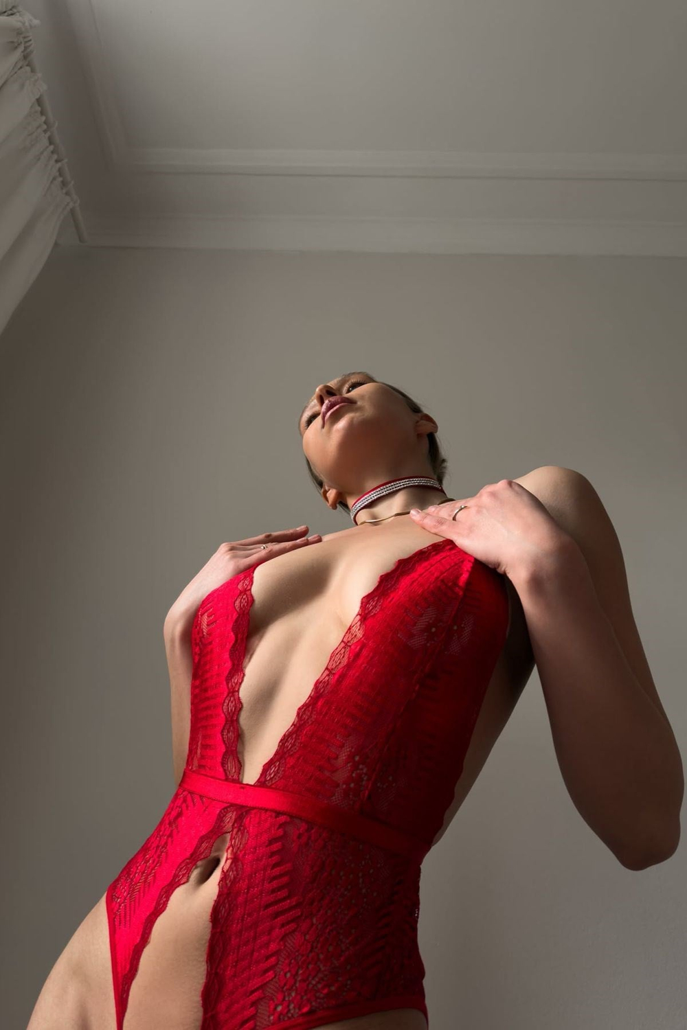 Derin Dekolte Detaylı Bodysuit Kırmızı