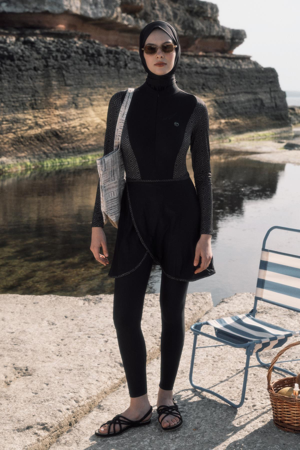 Etekli Taytlı Tam Kapalı Tesettür Mayo C13059 Siyah/Gümüş