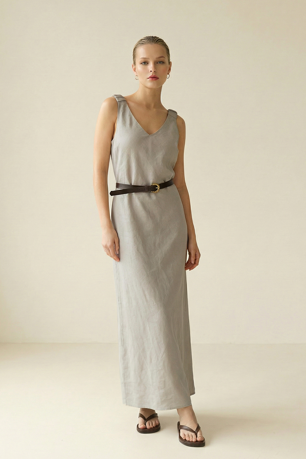 Bej Askı Detaylı, Kolsuz Uzun Elbise