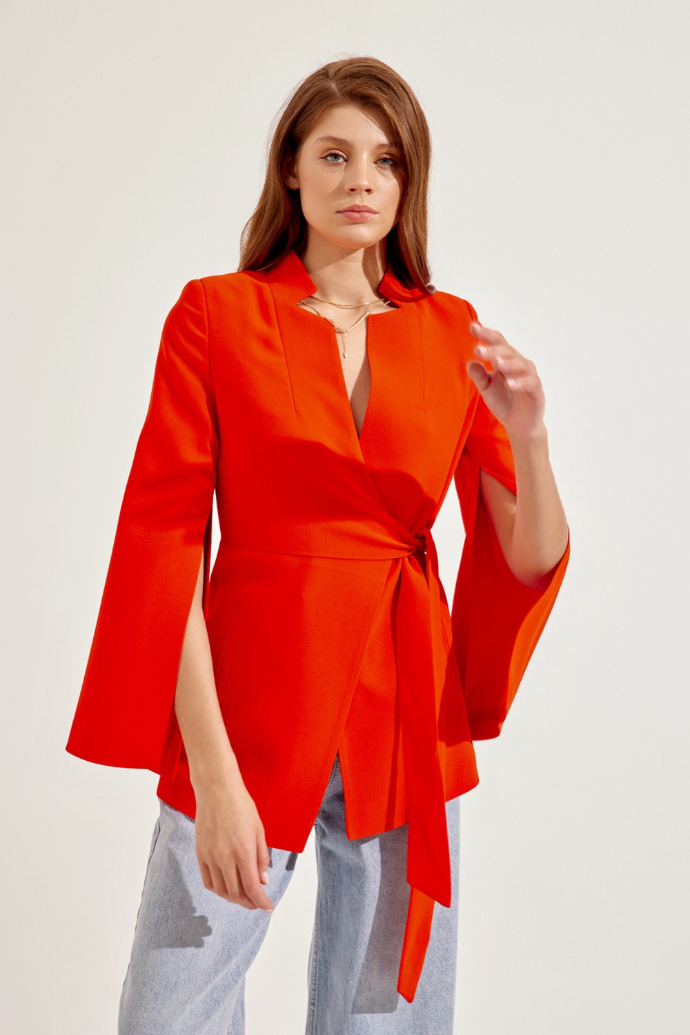 Kırmızı Dar Kalıp Kol Detaylı Belde Bağlama Detaylı Ceket