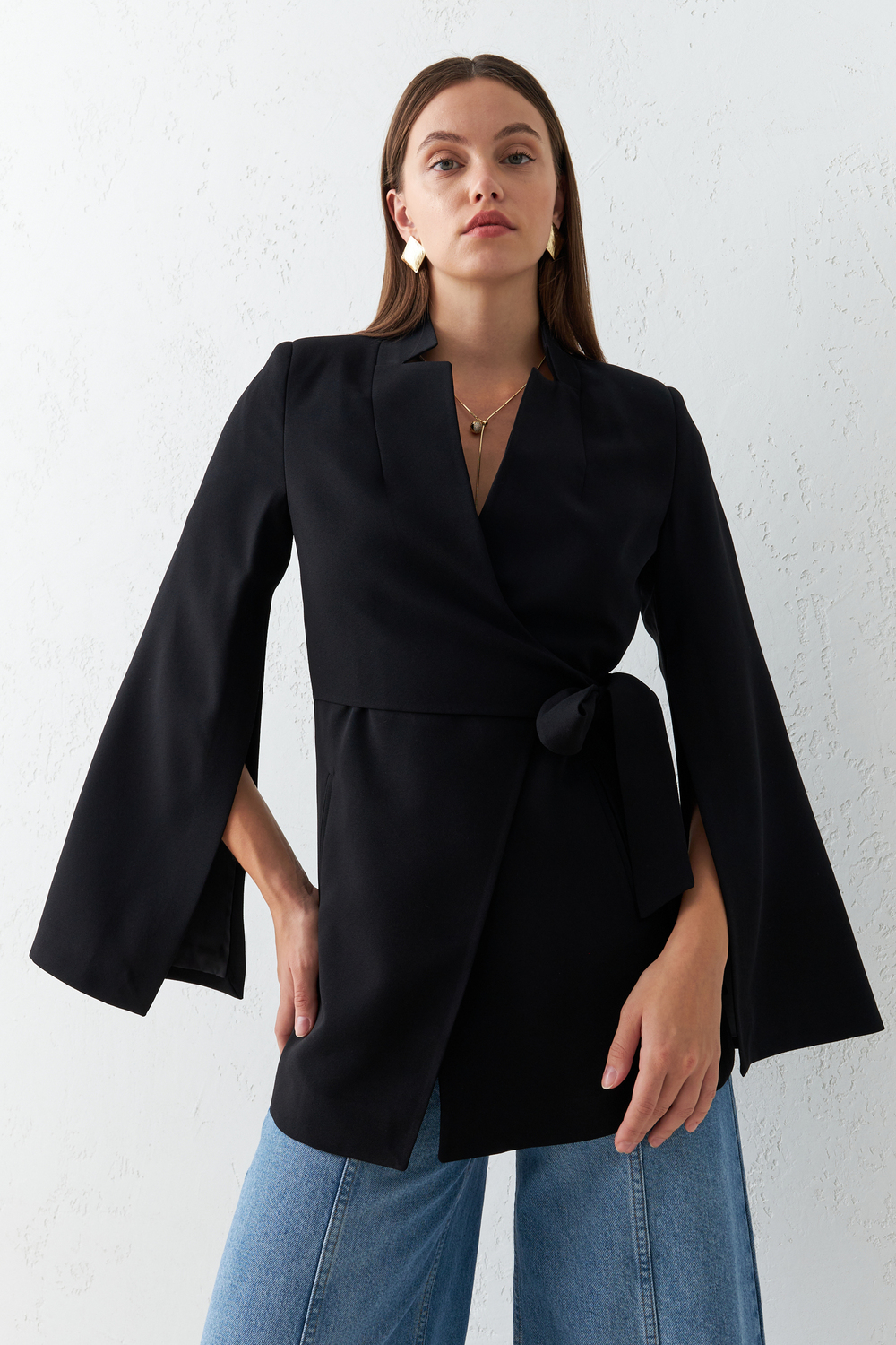 Siyah Dar Kalıp Kol Detaylı Belde Bağlama Detaylı Ceket