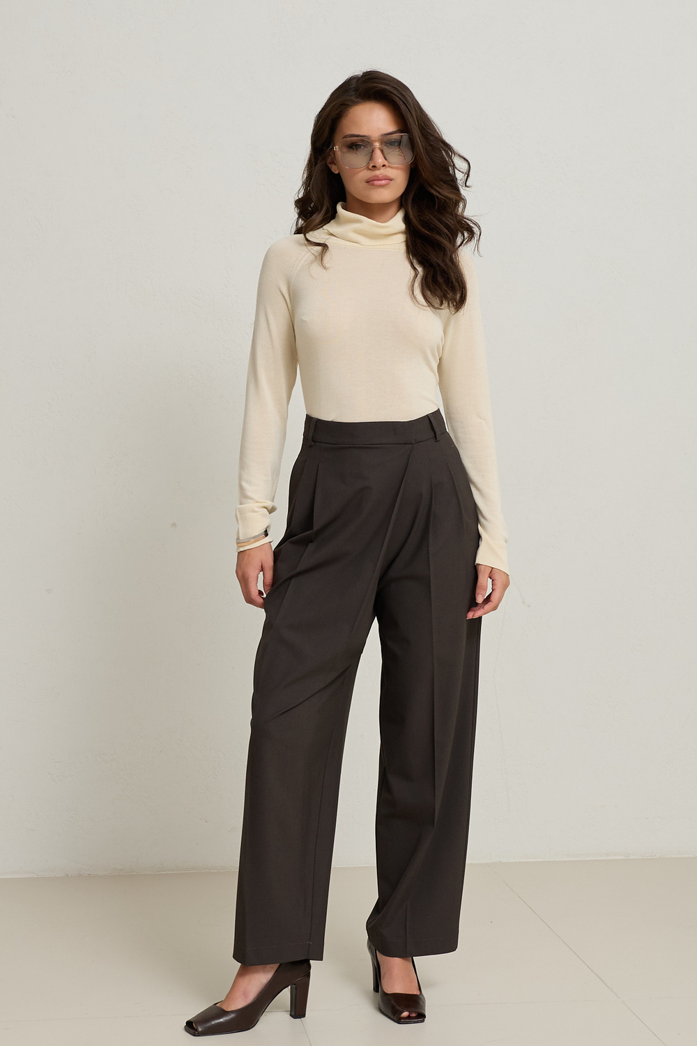 Acı-Kahve Belden Asimetrik Kapama Detaylı Pantolon Kadın Pantolon modelleri