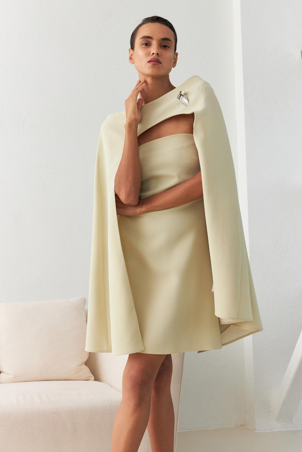 Açık Yeşil Pelerin Ve Broş Detaylı Belden Oturtmalı Mini Elbise  Kadın Günlük Elbise modelleri