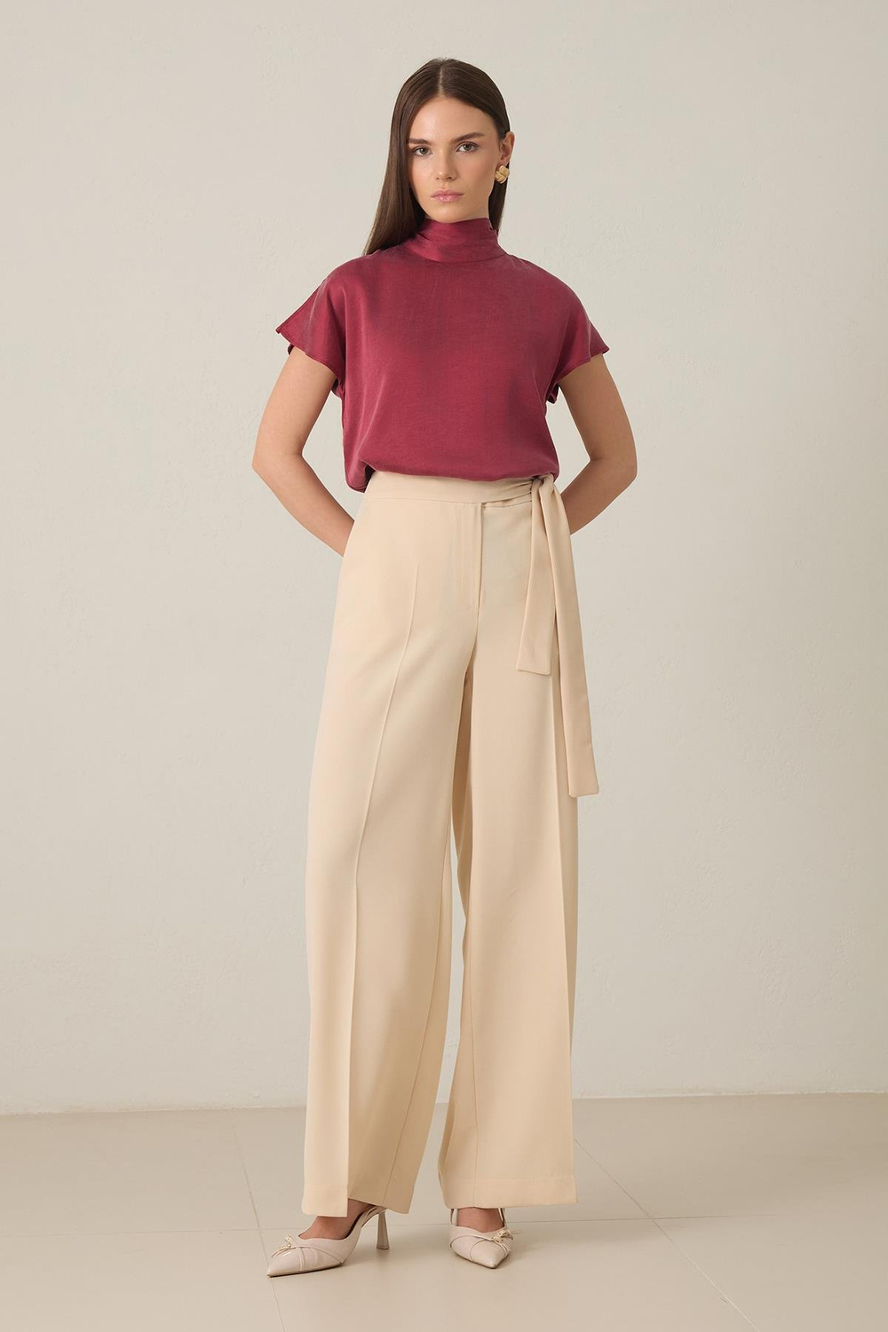 Bej Belden Bağlama Detaylı Cepli Rahat Kesim Pantolon Kadın Pantolon modelleri