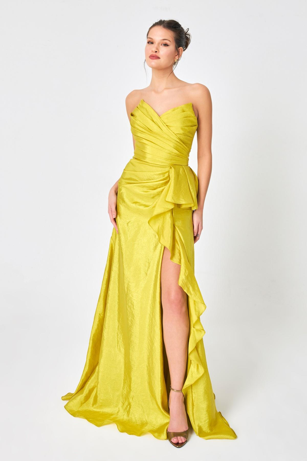 Elma Yeşili Saks Fırfır Detaylı Straplez Abiye Kadın Kategorisiz modelleri